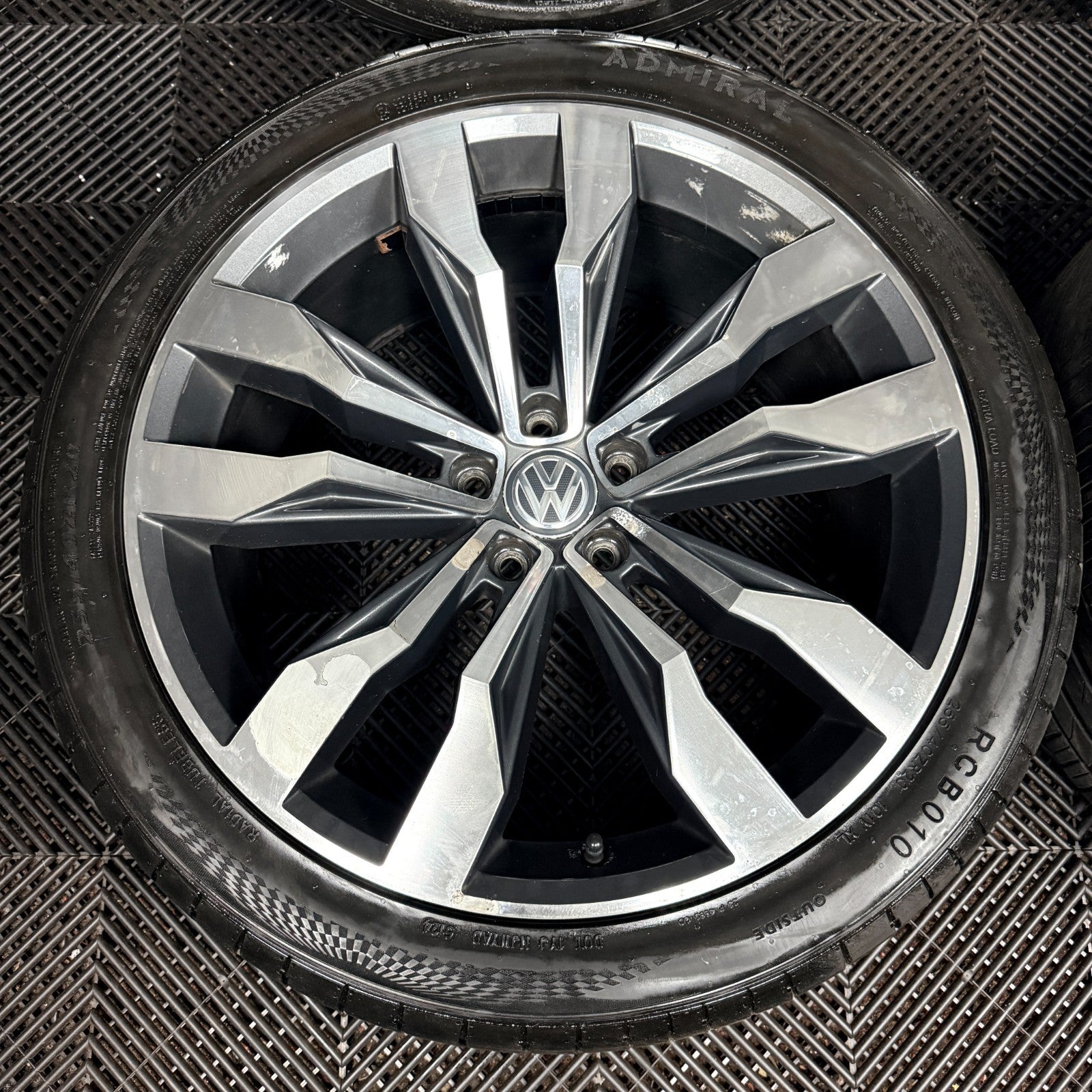 20'' VW Tiguan R Line Suzuka Grey Dc Alloy Wheels Tyre Alloys 5NA601025G Genuine