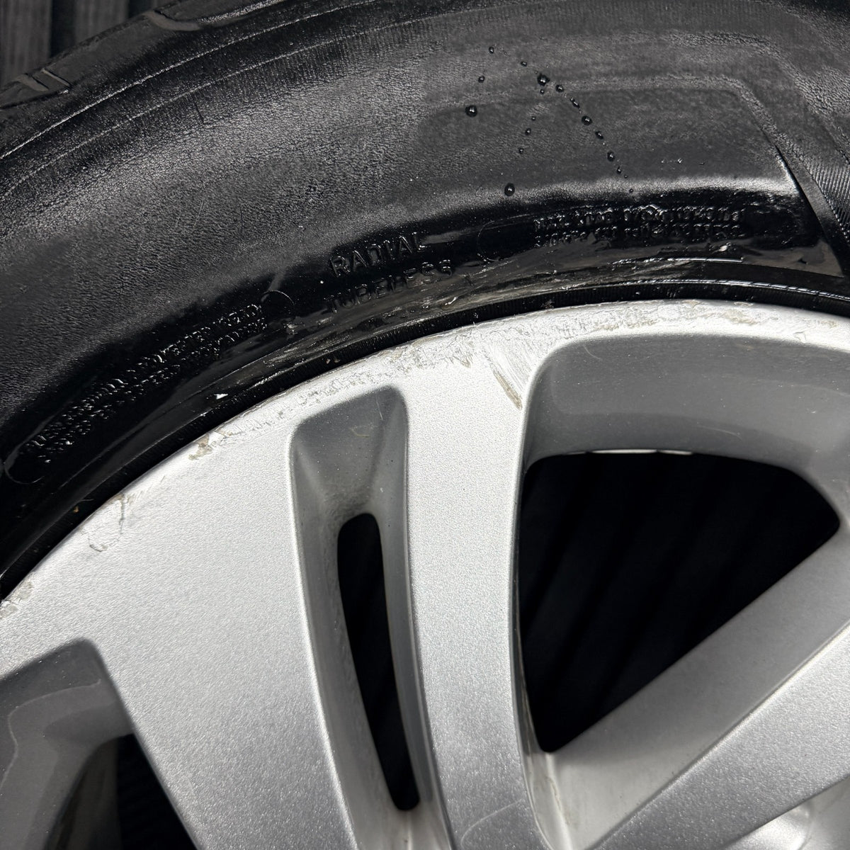 1X 18'' Land Rover Discovery Sport Evoque Alloy Wheel Tyre Genuine KBD2-1007-DA