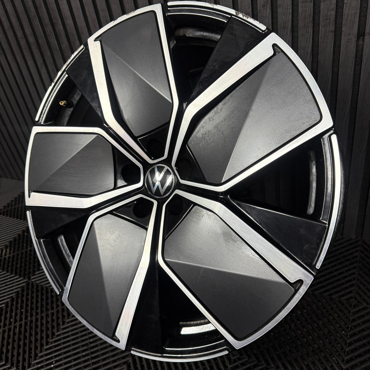 1X 21'' GENUINE VW TOUAREG LEEDS R LINE CR7 MK3 ALLOY WHEEL SINGLE 760601025AJ