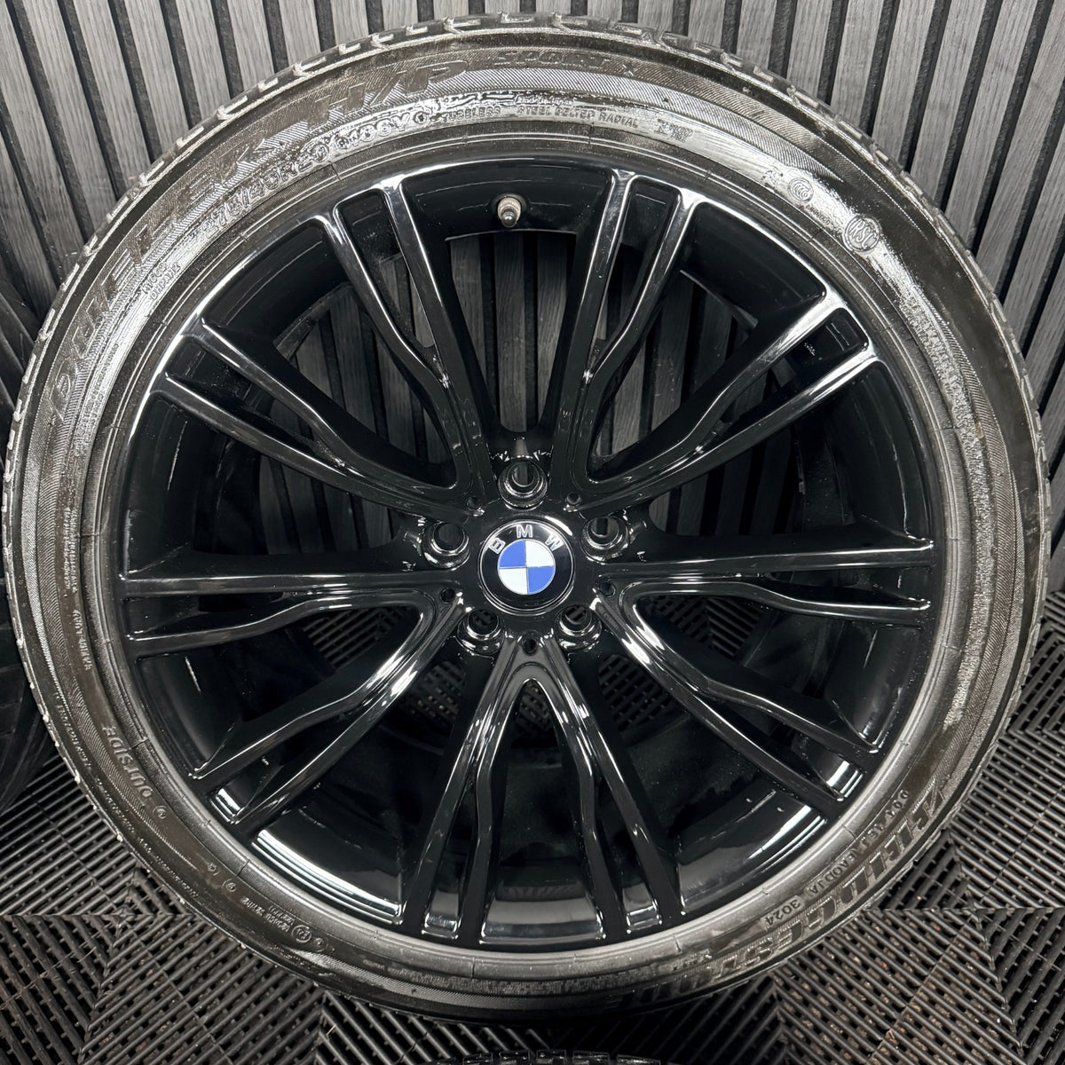 20'' BMW X5 F15 X6 F16 551 Black M Sport Alloy Wheels Tyres Alloys Genuine
