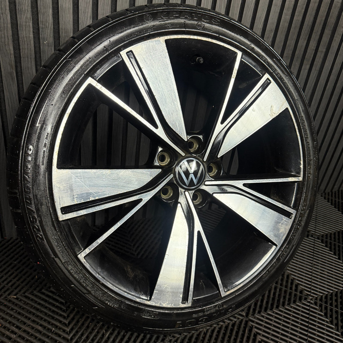 1X 18'' GENUINE VW GOLF MK8 GT GTI GTD BAKERSFIELD ALLOY WHEEL TYRE 5H0601025J
