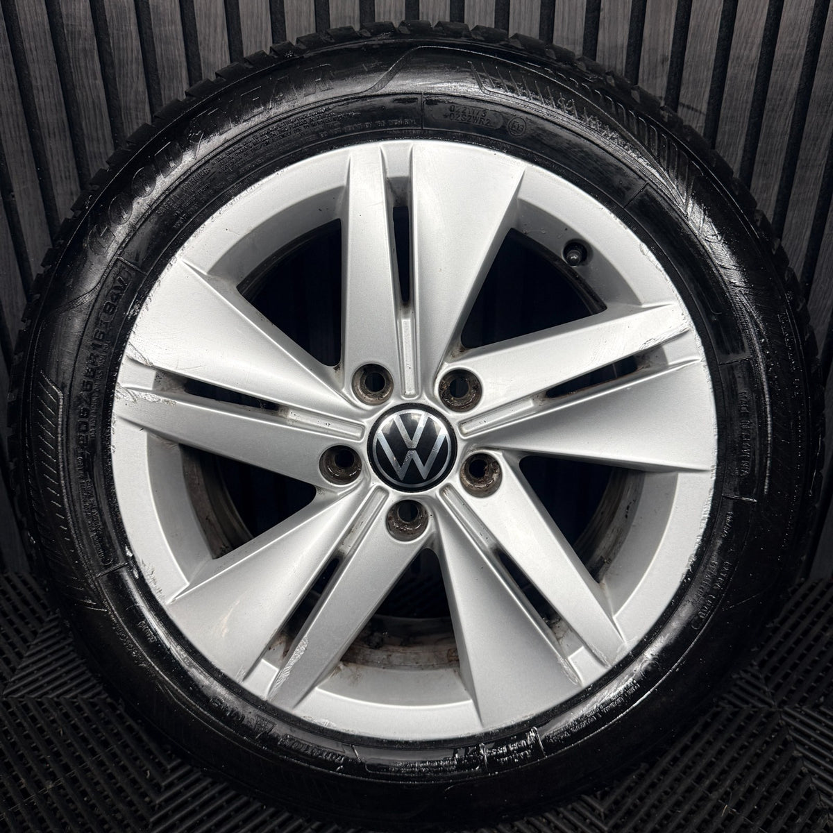 1X 16'' VW Golf MK8 Norfolk Alloy Wheel Tyre GT Single 5H0601025 Genuine