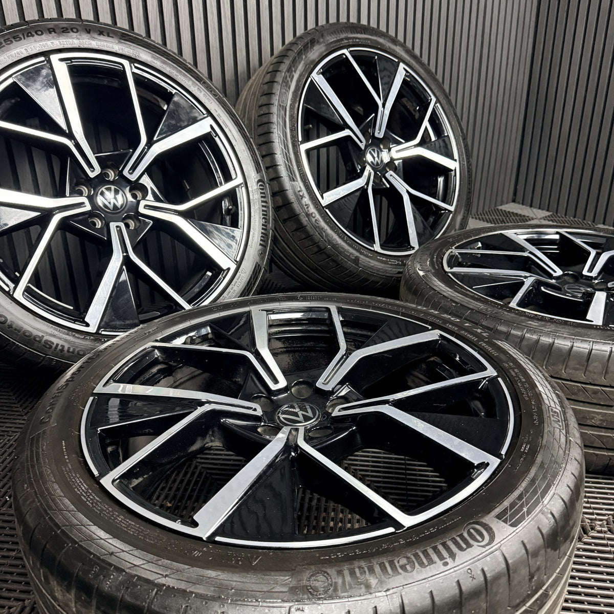 20" VW Tiguan Tayron R Line Leeds Black DC Wheels Tyre Alloys 571601025F Genuine