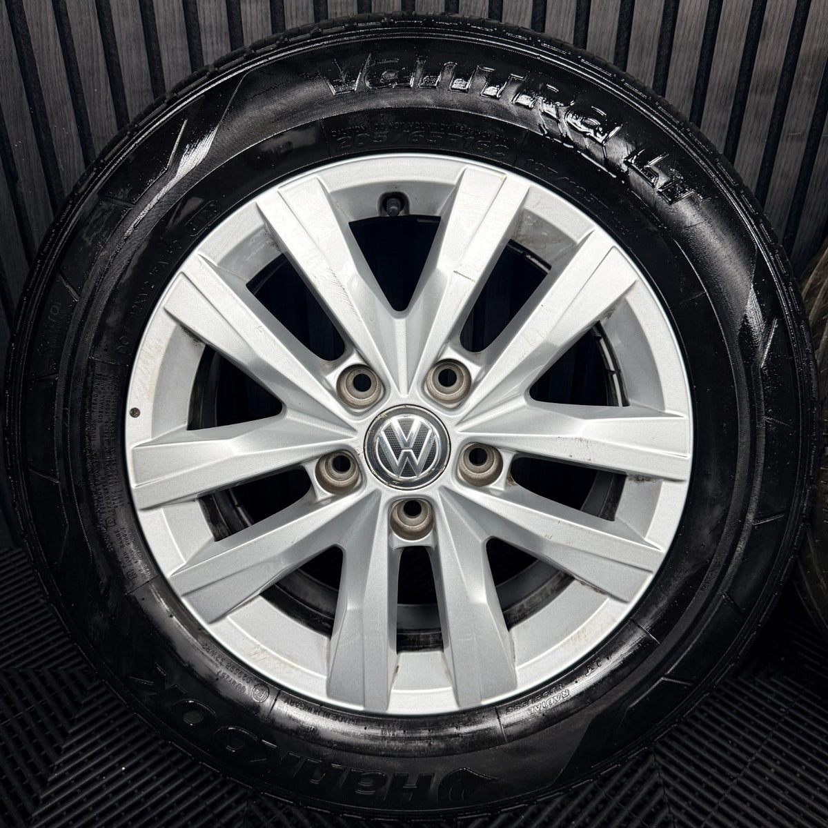 16'' VW Transporter T6 T6.1 T5 Caravelle Clayton Alloy Wheels Tyres Genuine
