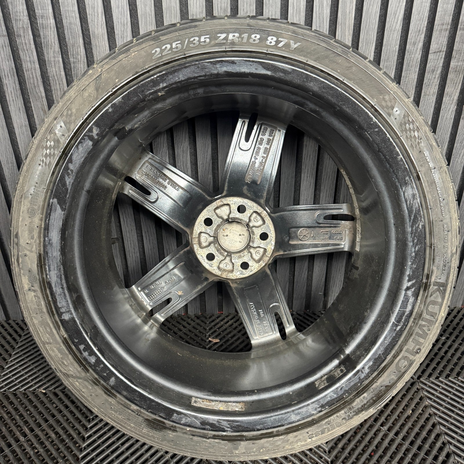 1X 18'' GENUINE VW AUDI A1 8X1 ALLOY WHEEL TYRE SINGLE 8XA601025F 7.5J ET37.5