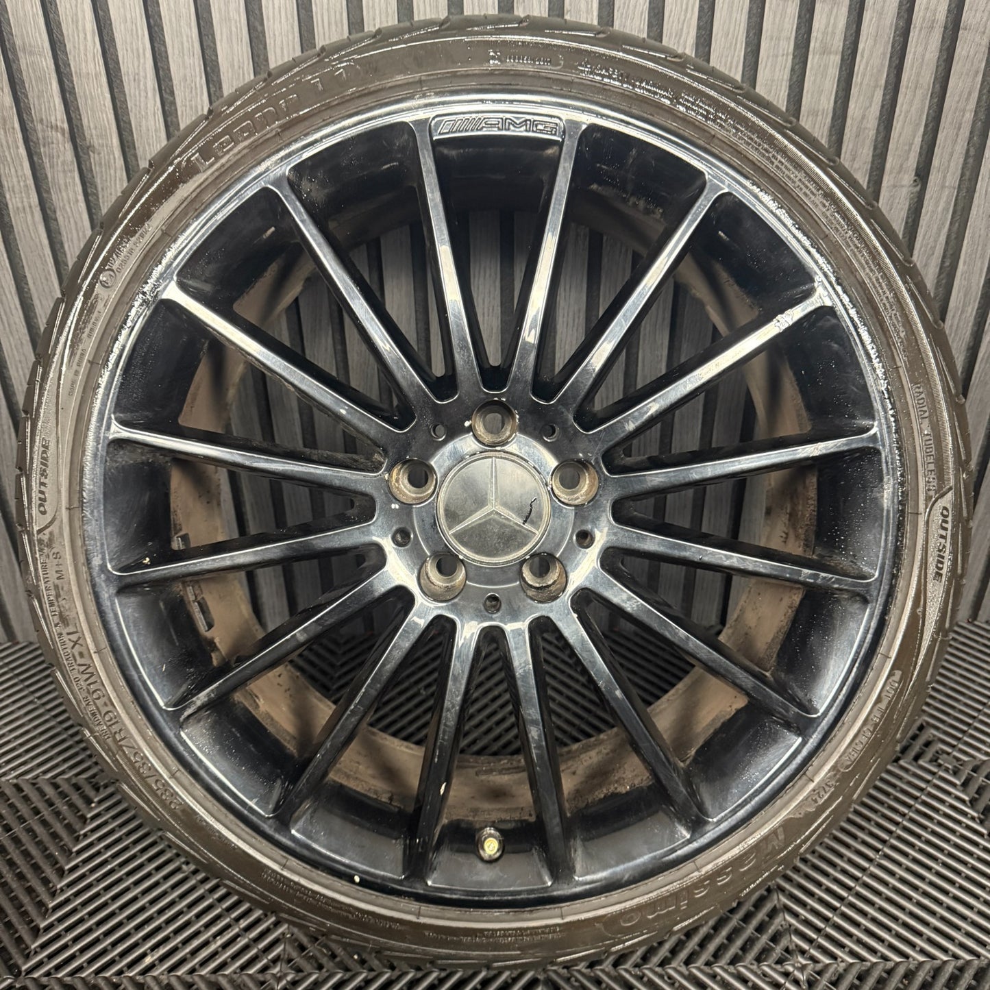 1X 19" GENUINE MERCEDES A CLASS CLA A35 BLACK ALLOY WHEEL TYRE W176 A1764010502