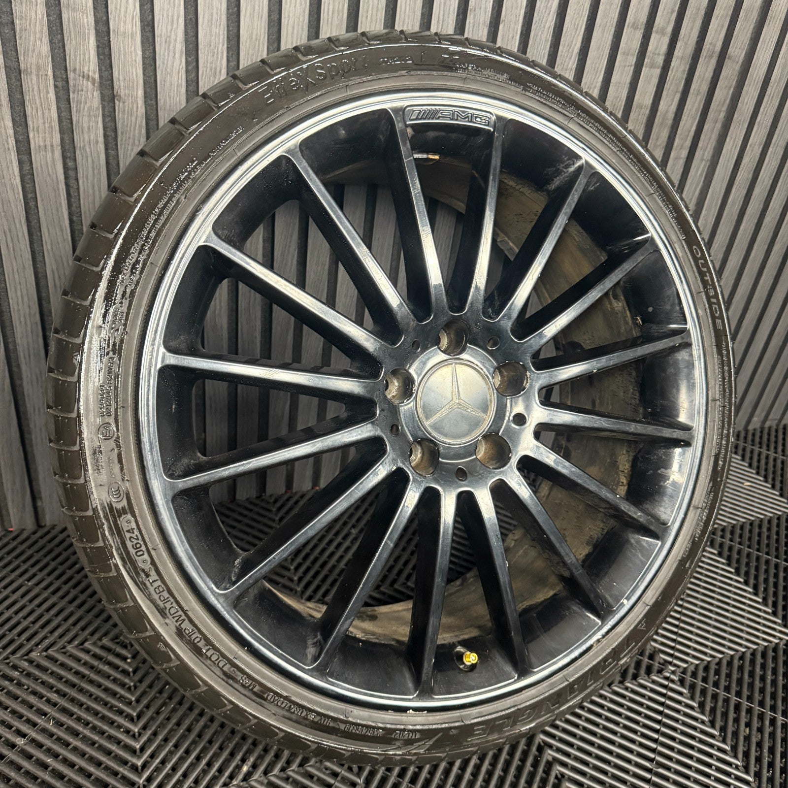 1X 19" GENUINE MERCEDES A CLASS CLA A35 BLACK ALLOY WHEEL TYRE W176 A1764010502