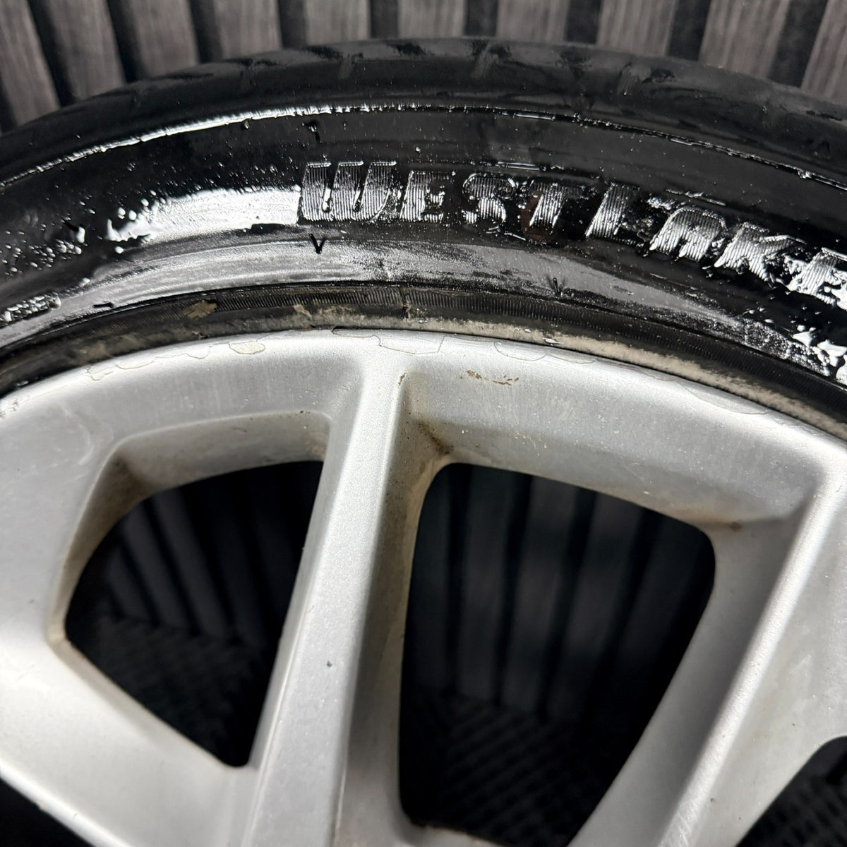 1X 18'' Seat Leon FR Performance MK3 Alloy Wheel Tyre Single Genuine 5F0601025F
