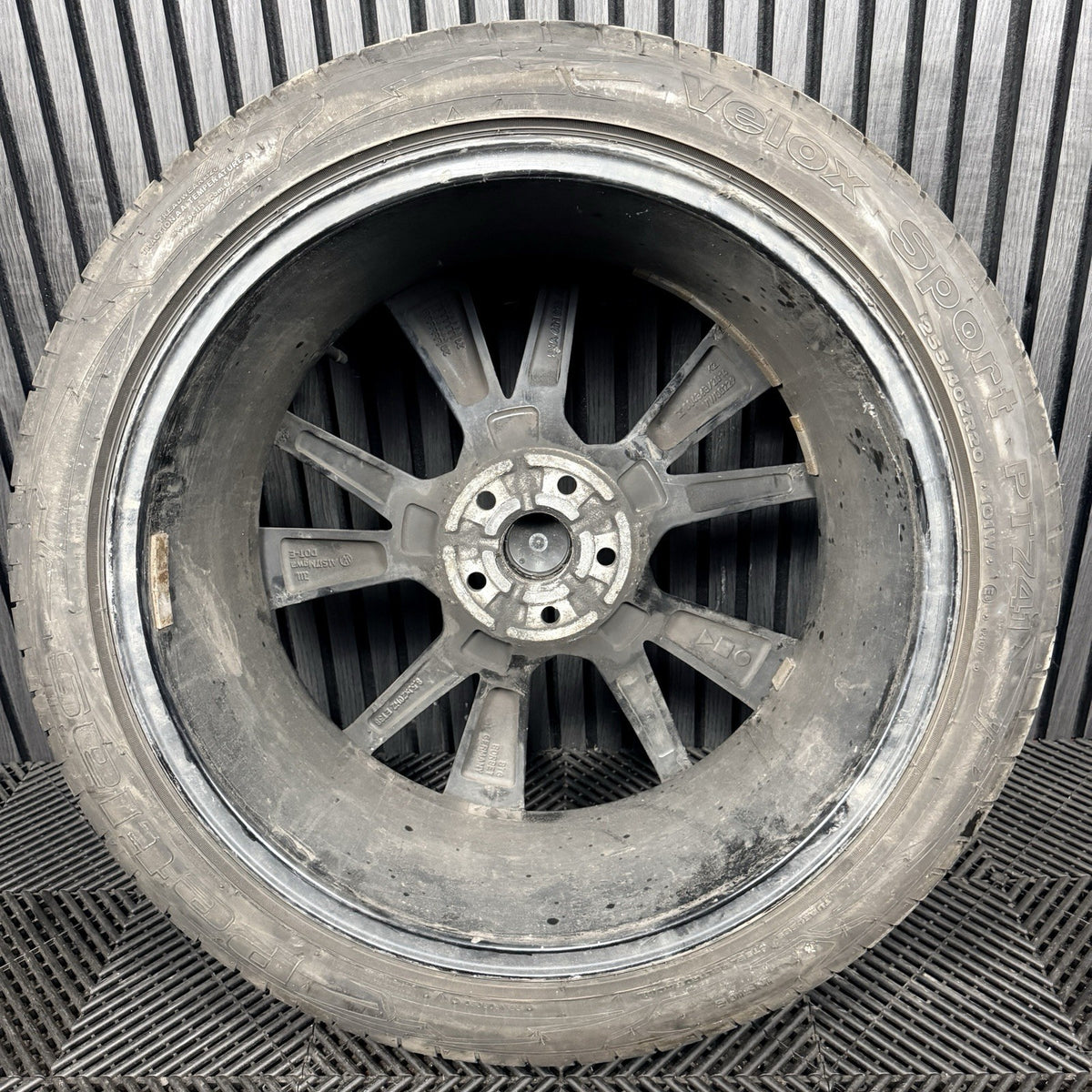 1X 20'' VW Tiguan Misano R Line 5NA601025AH Black DC Alloy Tyre Wheel Genuine