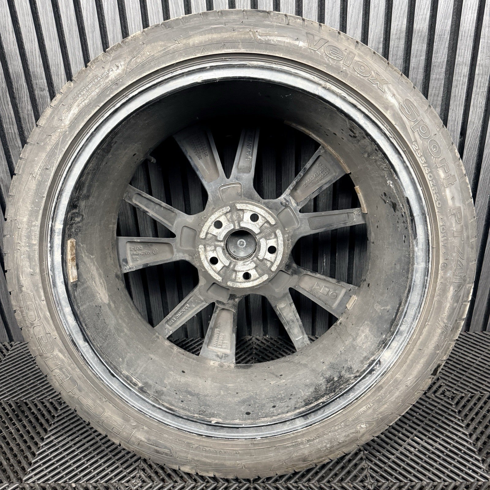 1X 20'' VW Tiguan Misano R Line 5NA601025AH Black DC Alloy Tyre Wheel Genuine