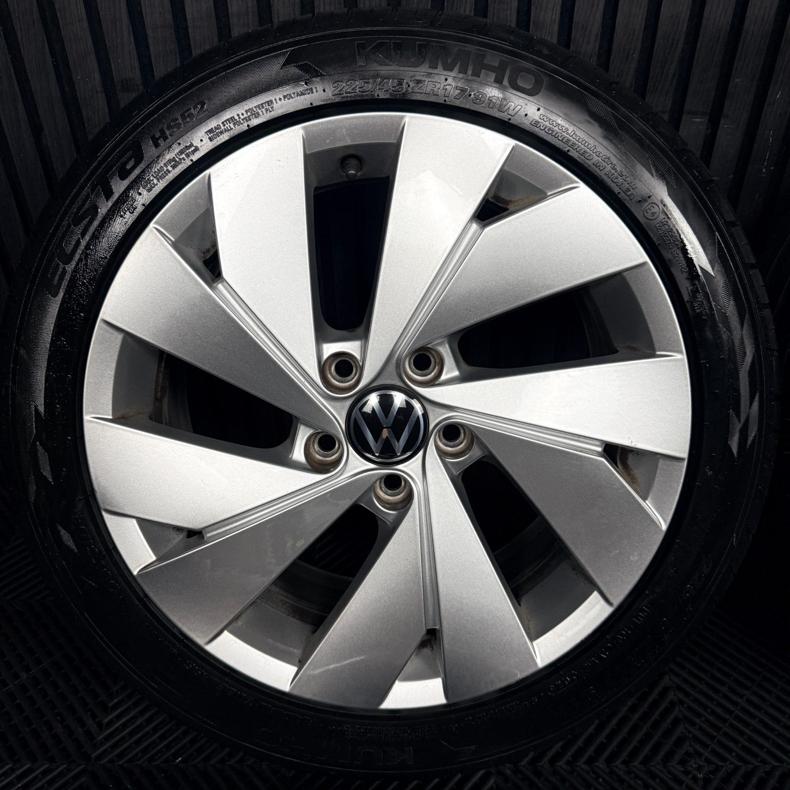 17'' VW Golf Belmont MK8 MK7 MK6 Alloy Wheels Tyres Alloys 5H0601025C Genuine