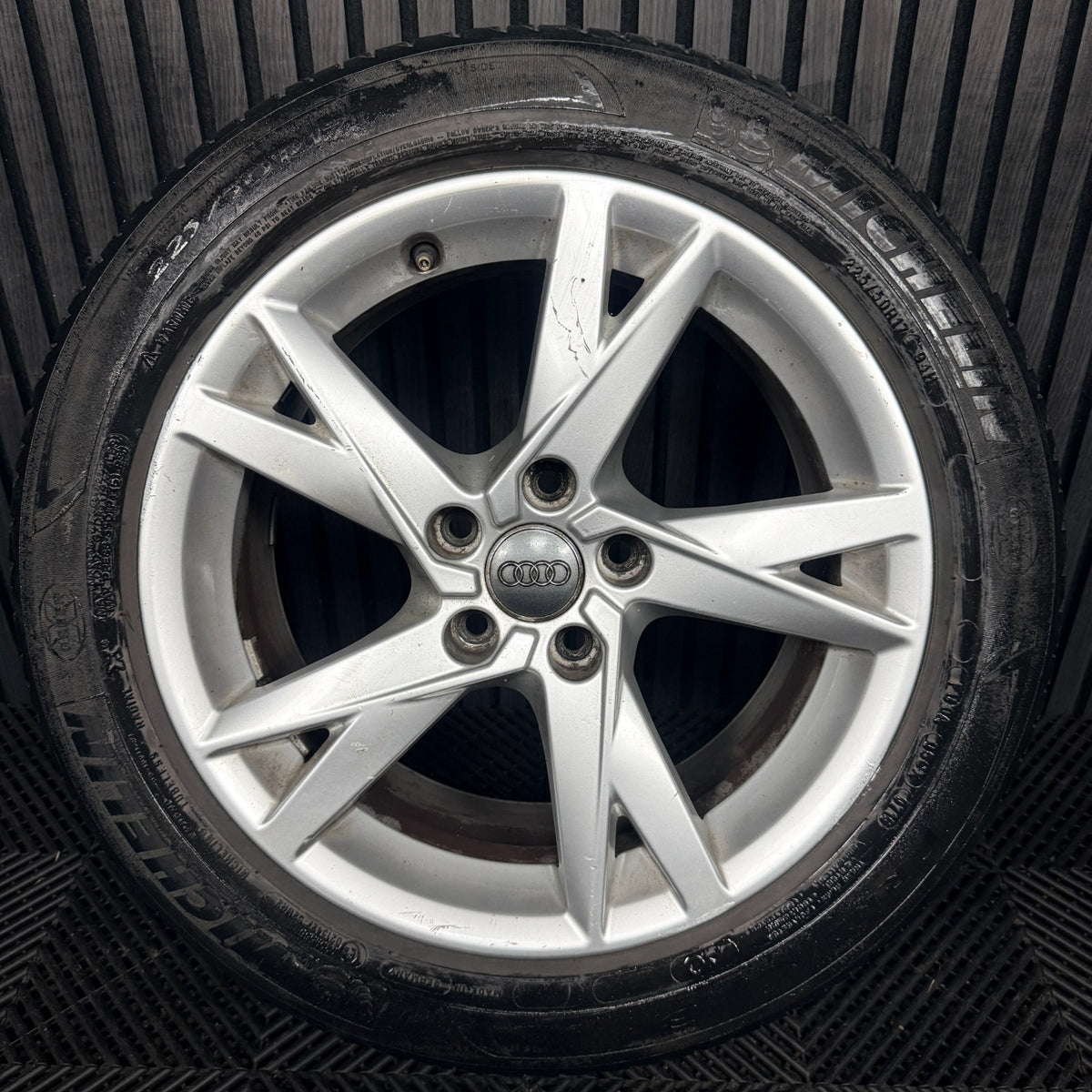 1X 17" Audi A4 Y Spoke B8 B9 Alloy Wheel Tyre Single Spare 8W0601025K Genuine