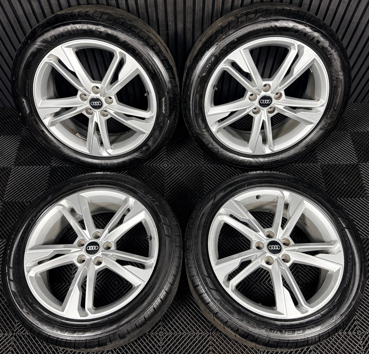 19'' Audi Q3 S Line 5 Double Spoke Alloy Wheels Tyre Alloys 83A601025M Genuine