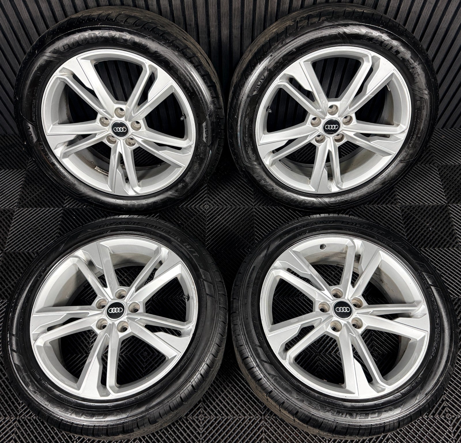 19'' Audi Q3 S Line 5 Double Spoke Alloy Wheels Tyre Alloys 83A601025M Genuine