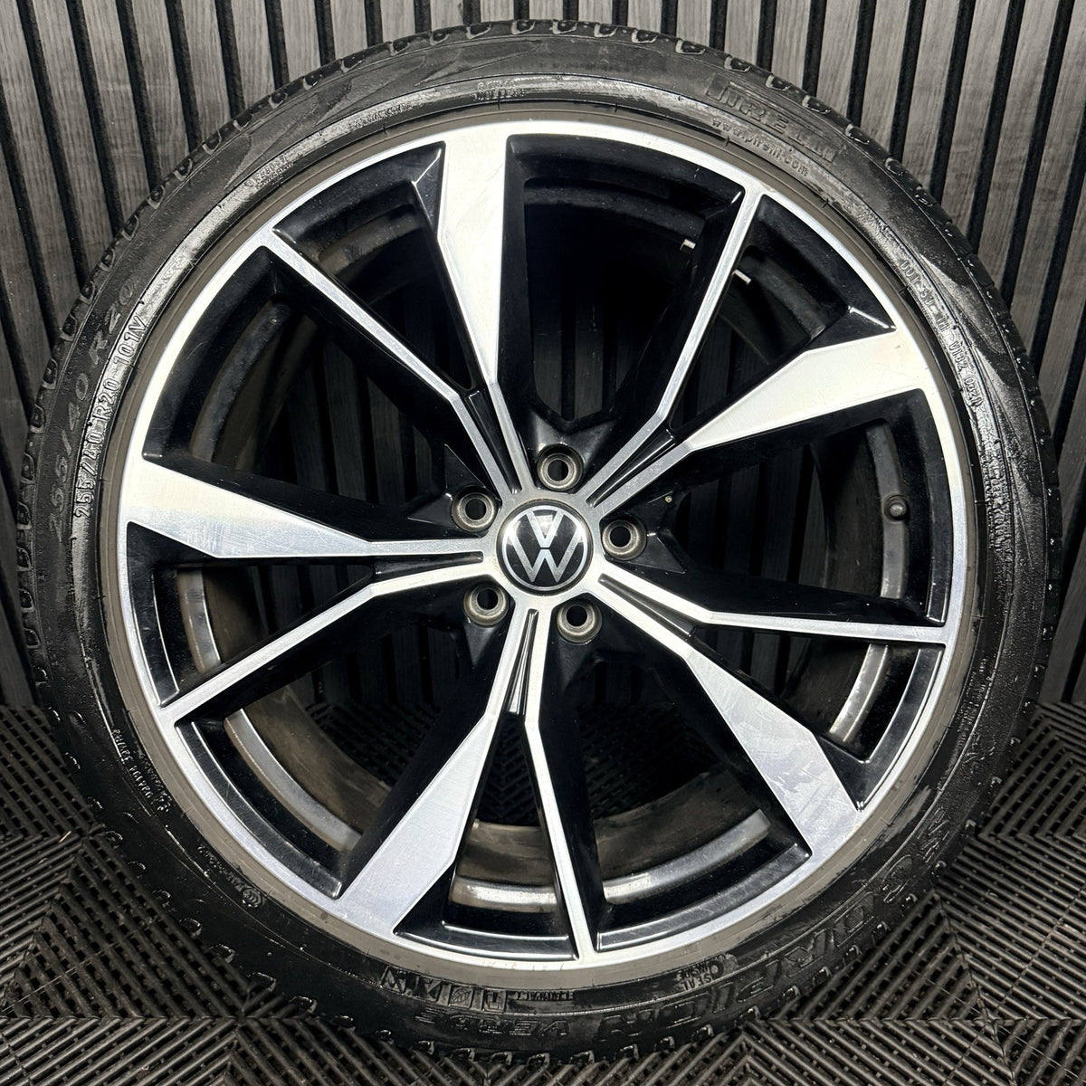 1X 20'' VW Tiguan Misano R Line 5NA601025AH Black DC Alloy Tyre Wheel Genuine