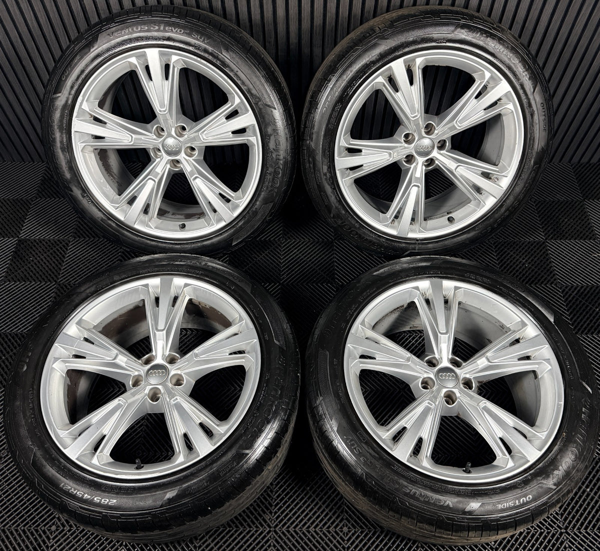 21'' Audi Q8 S Line 5 Spoke Alloy Wheels Alloys Tyres 4M8601025H Genuine
