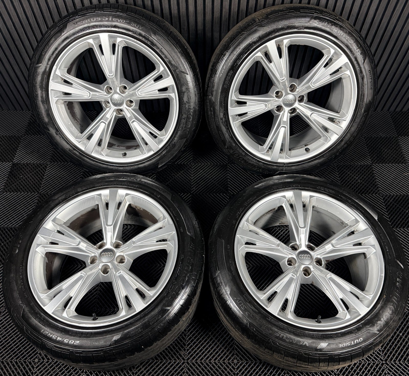 21'' Audi Q8 S Line 5 Spoke Alloy Wheels Alloys Tyres 4M8601025H Genuine