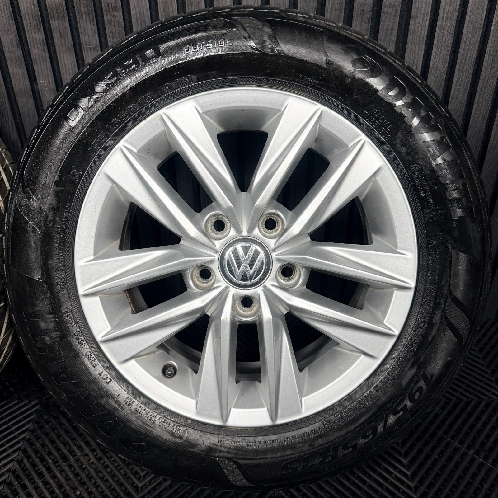 15'' VW Caddy Mk4 Mk3 Caloundra Silver Alloys Wheels Tyres 2K5601025L Genuine