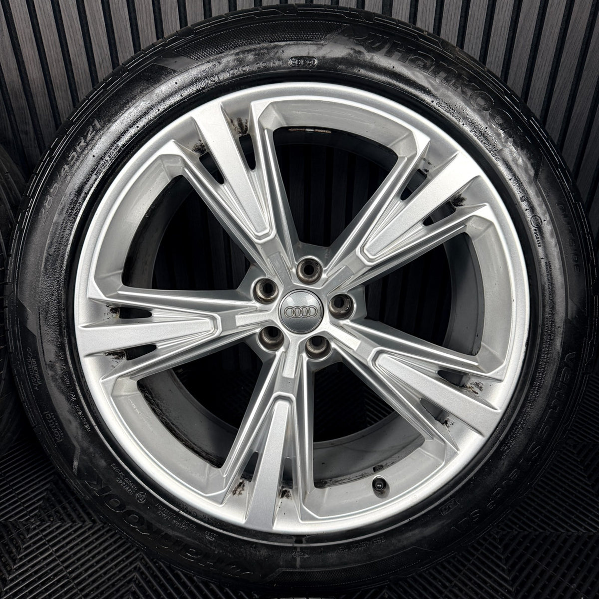 21'' Audi Q8 S Line 5 Spoke Alloy Wheels Alloys Tyres 4M8601025H Genuine