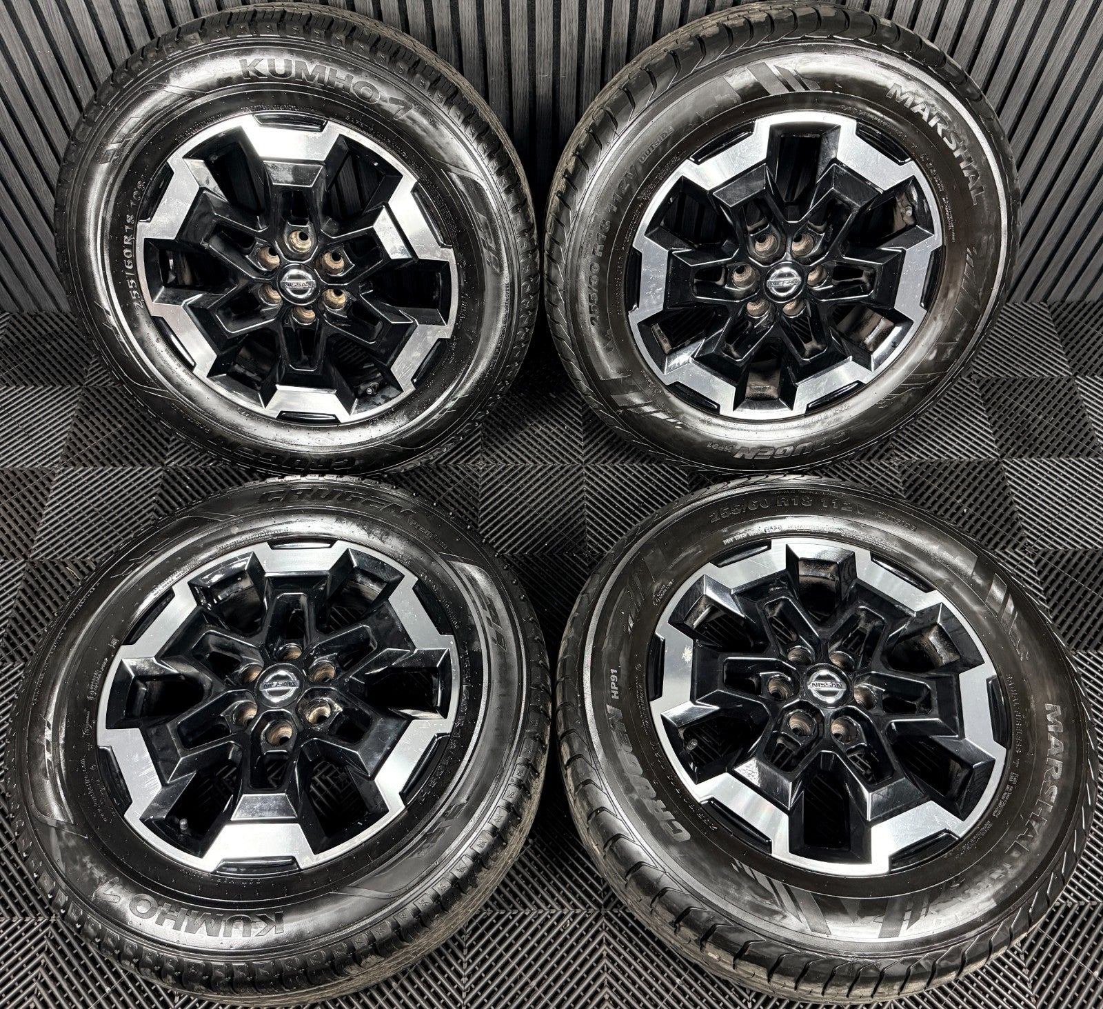 18'' Nissan Navara D40 NP300 Black DC Alloy Wheels Tyres Alloys 5JU3A Genuine