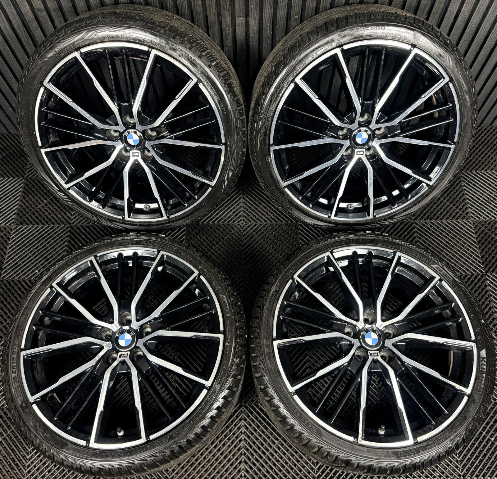 19'' BMW 1 Series 552 M Sport 2 F40 F44 Alloy Wheels Tyres 8092356 Genuine