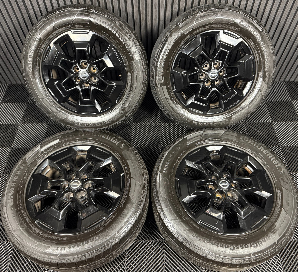 18'' GENUINE NISSAN NAVARA D40 NP300 BLACK ALLOY WHEELS TYRES ALLOYS 5JU3A