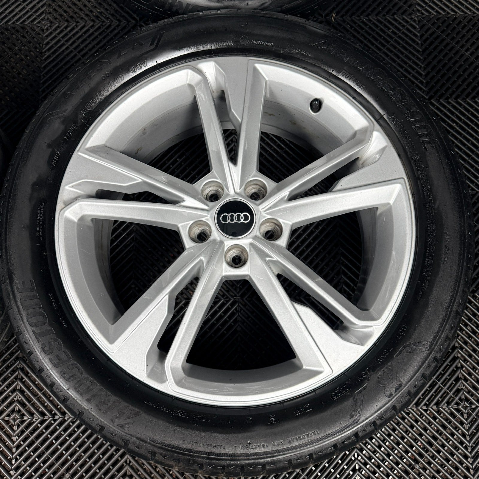 19'' Audi Q3 S Line 5 Double Spoke Alloy Wheels Tyre Alloys 83A601025M Genuine