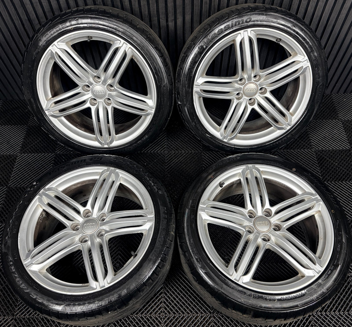 19'' Audi Q3 S Line 5 Triple Segment Wheels Tyres Alloys 8U0601025AC Genuine