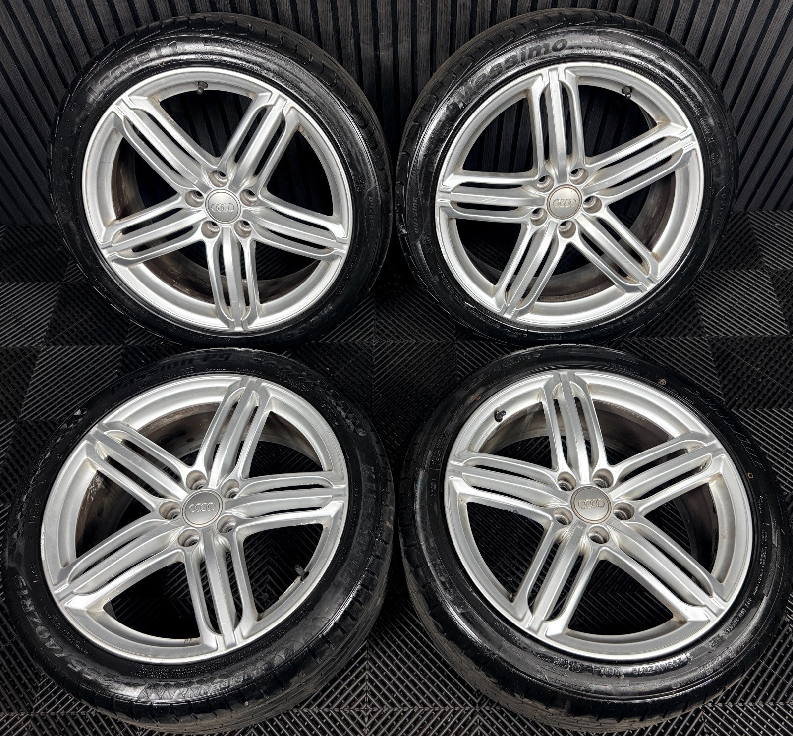 19'' Audi Q3 S Line 5 Triple Segment Wheels Tyres Alloys 8U0601025AC Genuine