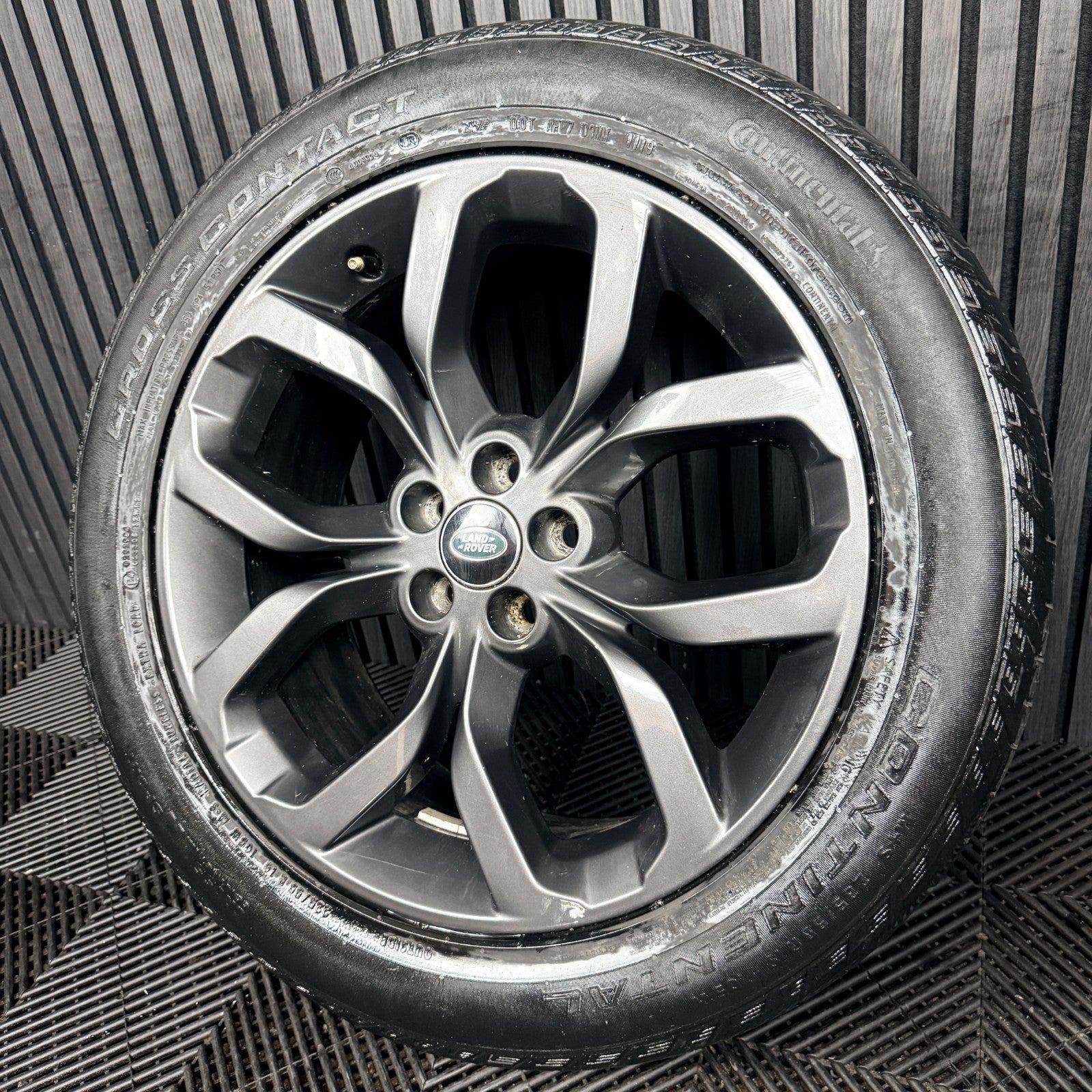 1X 19'' Land Rover Discovery Sport Evoque Grey Alloy Wheel Tyre Genuine