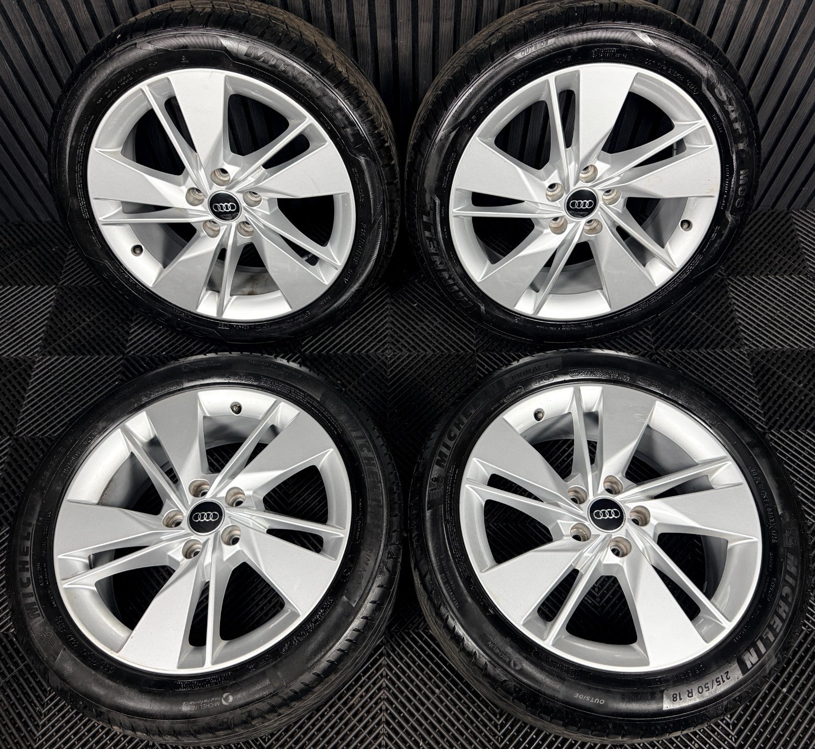 18'' Audi Q2 S Line Alloy Wheels Tyres Alloys 81A601025AL Genuine