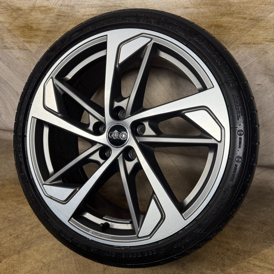 1X 19'' GENUINE AUDI S3 A3 GREY DC TRAPEZOID ALLOY WHEEL TYRE 8Y0601025R