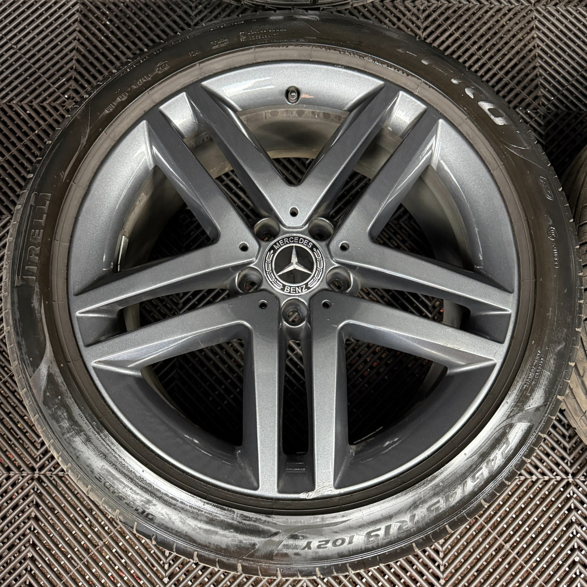 19'' Mercedes Vito V Class Alloy Wheels Tyres Grey W477 A4474011500 Genuine OEM