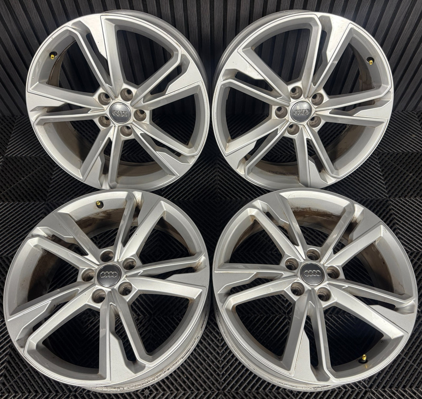 19'' GENUINE AUDI Q3 S LINE 5 DOUBLE SPOKE ALLOY WHEELS ALLOYS 83A601025M