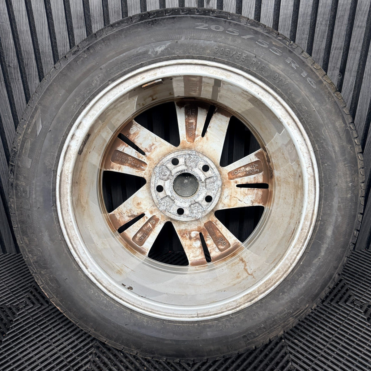 1X 16'' VW Golf MK8 Norfolk Alloy Wheel Tyre GT Single 5H0601025 Genuine