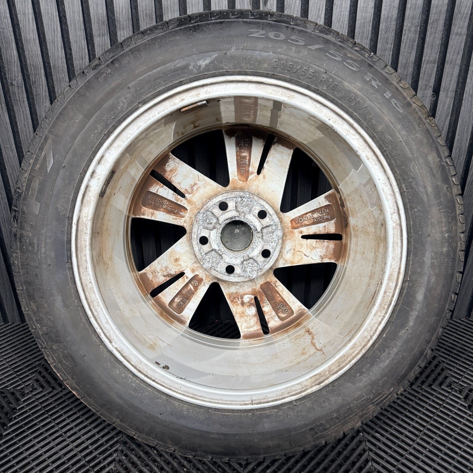 1X 16'' VW Golf MK8 Norfolk Alloy Wheel Tyre GT Single 5H0601025 Genuine