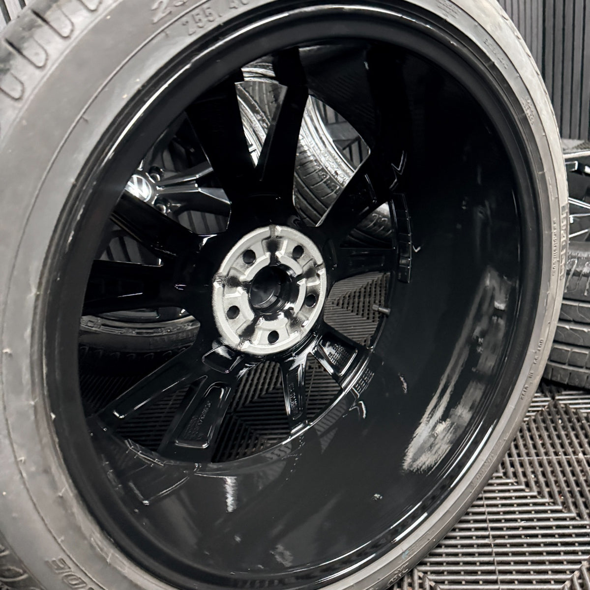20'' VW Tiguan R Line Misano Black Alloy Wheels Tyres Alloys 5NA601025AH Genuine