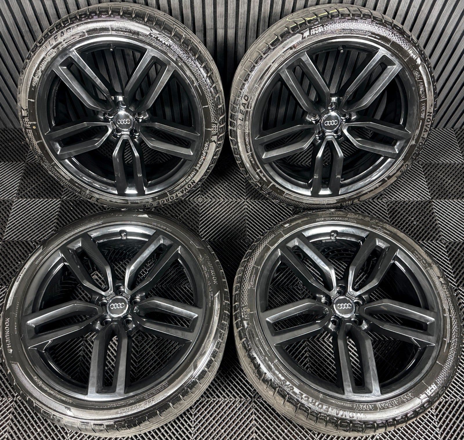 21'' Audi SQ5 Q5 S Line Black Alloy Wheels Tyres 8R0601025CP Genuine