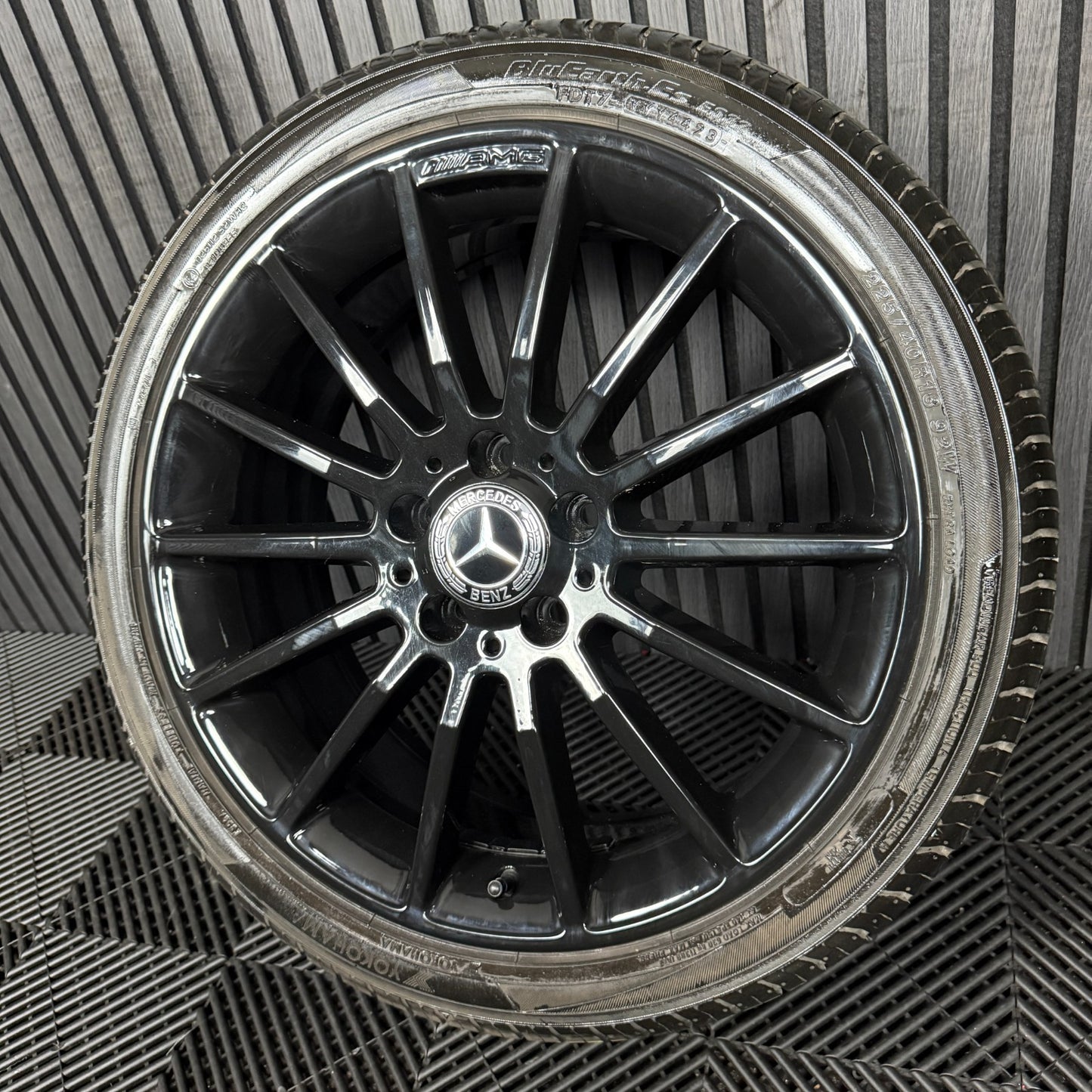 1X 18'' GENUINE AMG MERCEDES A CLASS CLA W176 BLACK ALLOY WHEEL TYRE A1764010200