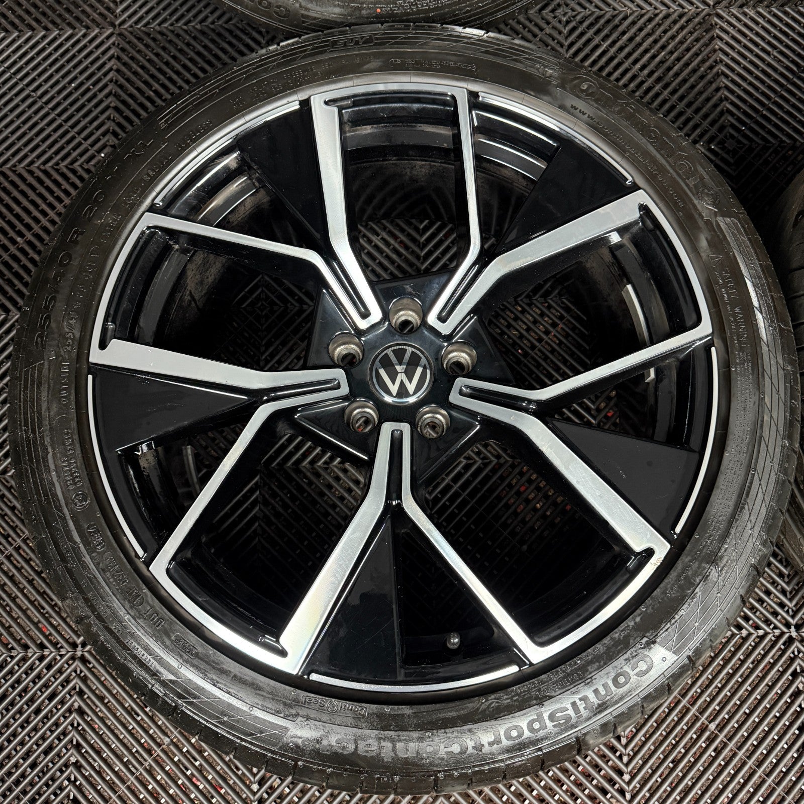20" GENUINE VW TIGUAN R LINE LEEDS BLACK DC ALLOY WHEELS TYRES ALLOYS 571601025F