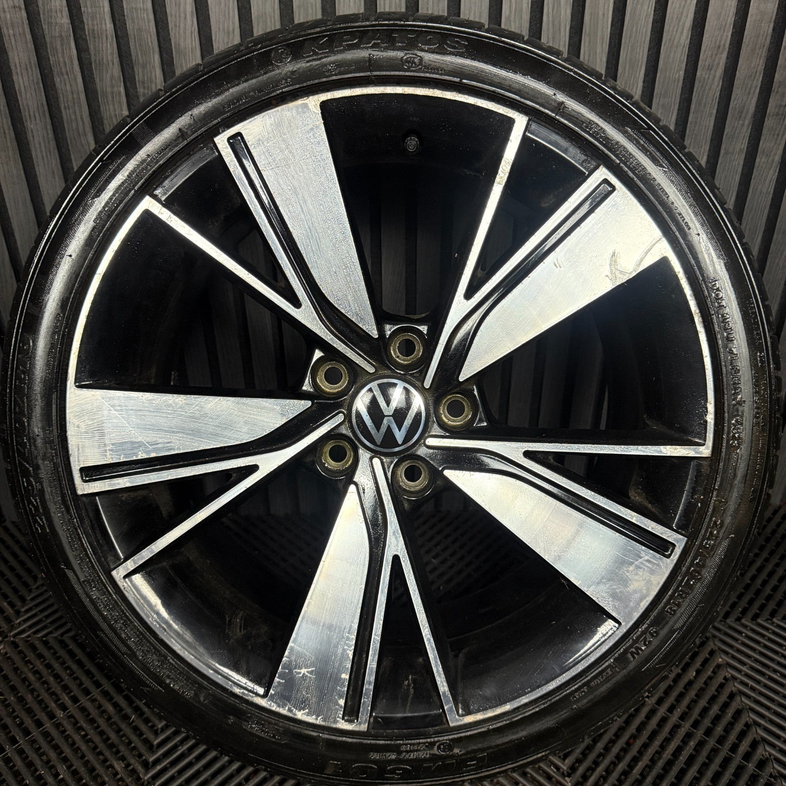 1X 18'' GENUINE VW GOLF MK8 GT GTI GTD BAKERSFIELD ALLOY WHEEL TYRE 5H0601025J
