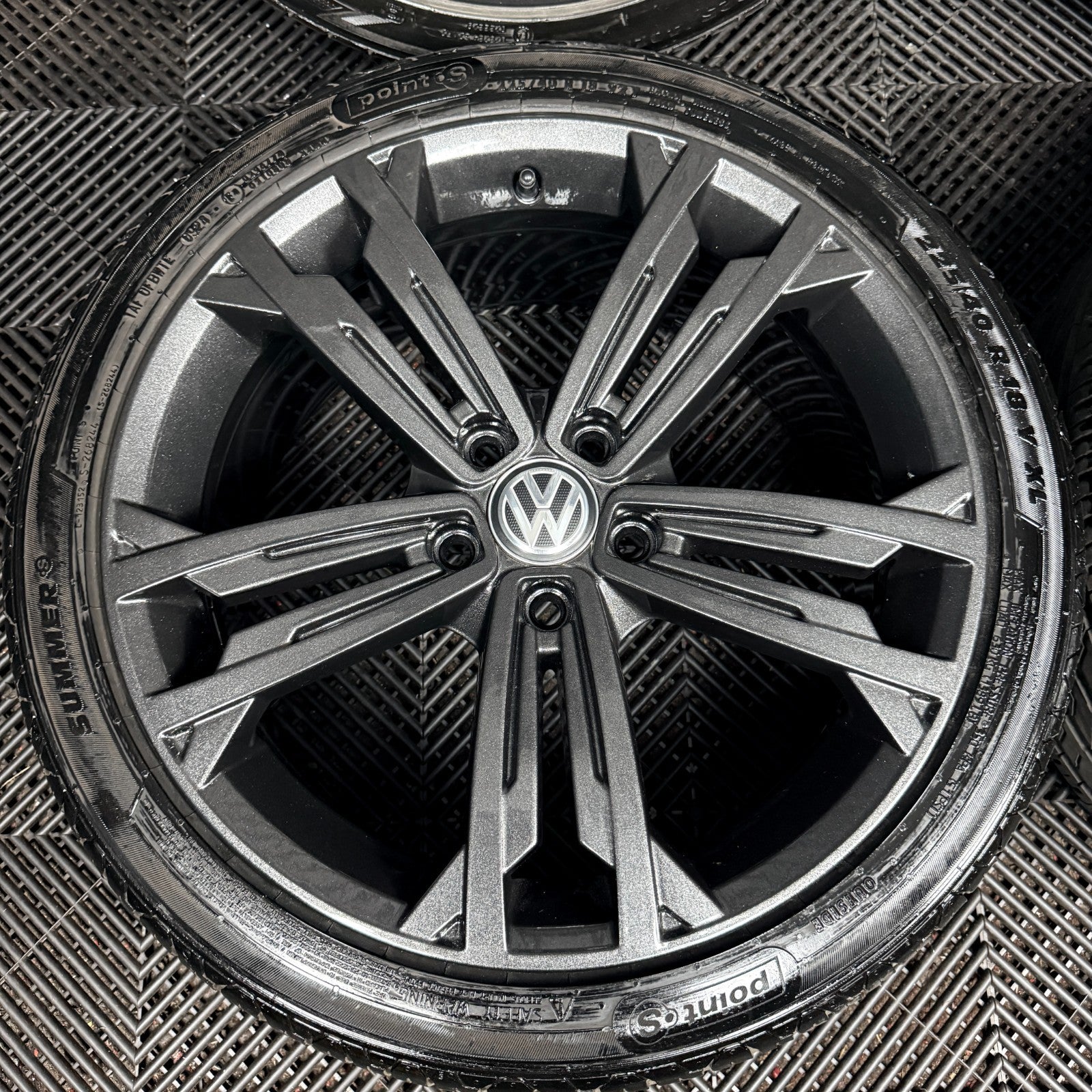 18" VW Golf Seville Grey GTD GT Mk7 Alloy Wheel Tyres 5G0601025CM Genuine