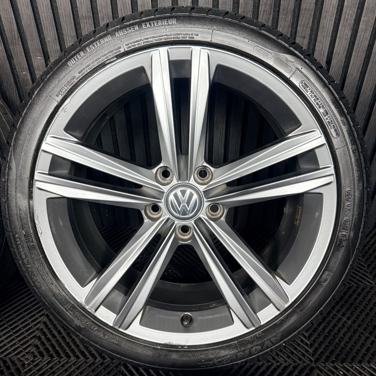 18" VW Golf Sebring GTD GTI GT Mk7 Alloy Wheel Tyres 5G0601025DC Genuine
