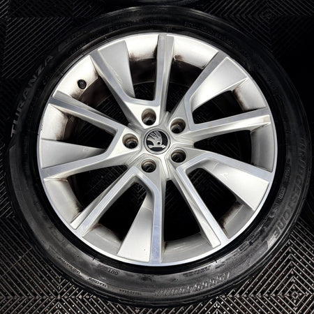 18'' Skoda Karoq Alloy Wheels Tyres Silver DC MK2 57A601025L 5X112 Genuine