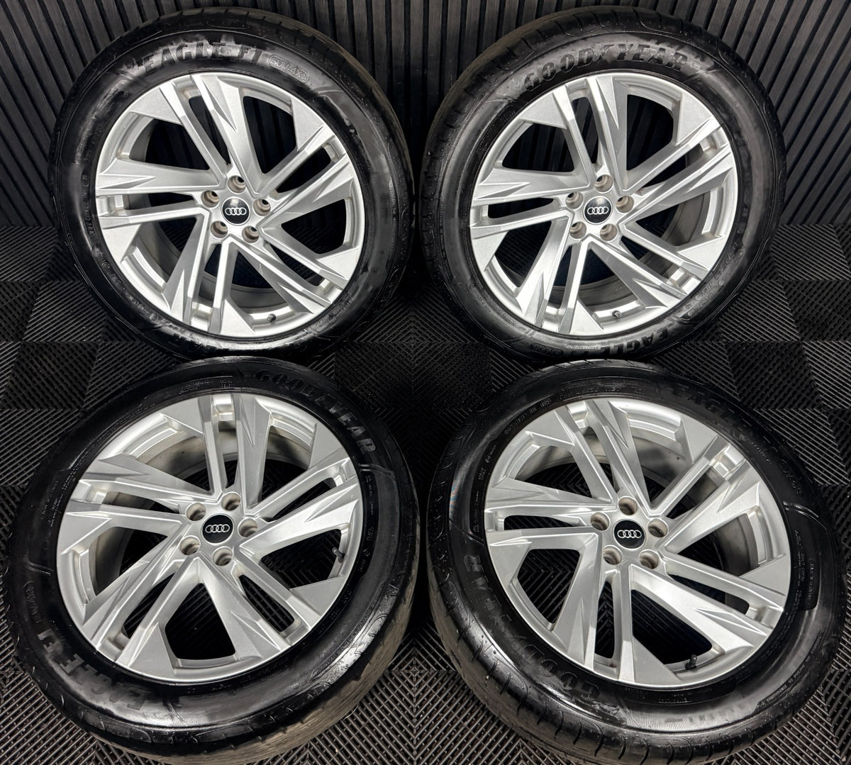 20'' Audi Q7 S Line 5 Double Spoke Twist Wheels Alloys Tyres 4M0601025BQ Genuine