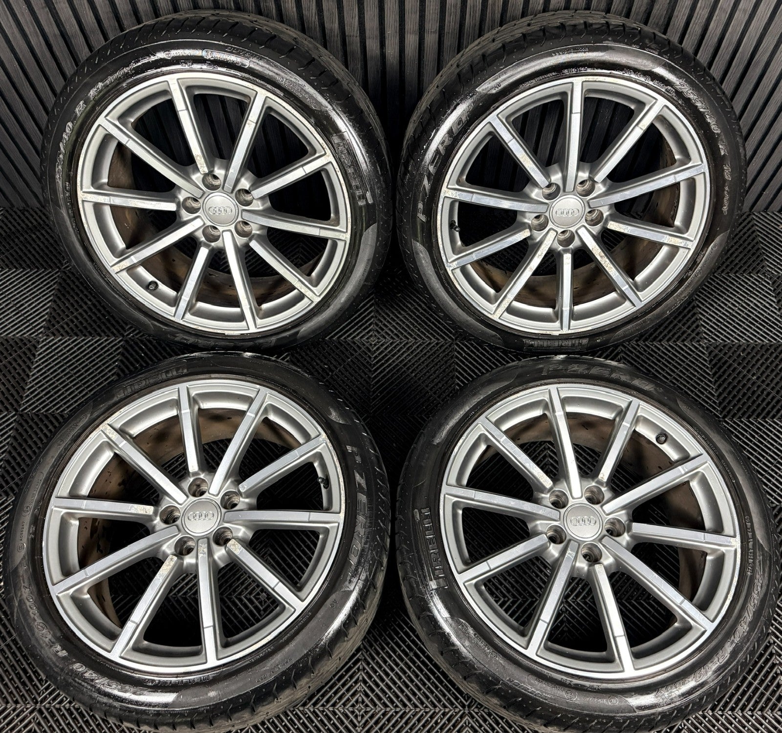 19'' Audi Q3 S Line Black Edition Alloy Wheels Tyres Alloys 8U0601025M Genuine