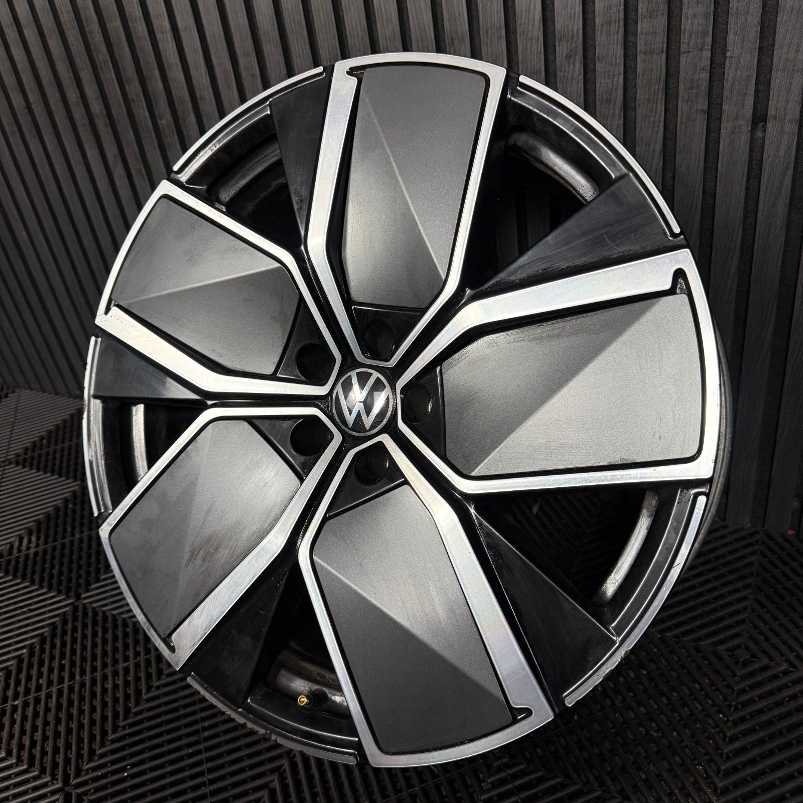 1X 21'' GENUINE VW TOUAREG LEEDS R LINE CR7 MK3 ALLOY WHEEL SINGLE 760601025AJ