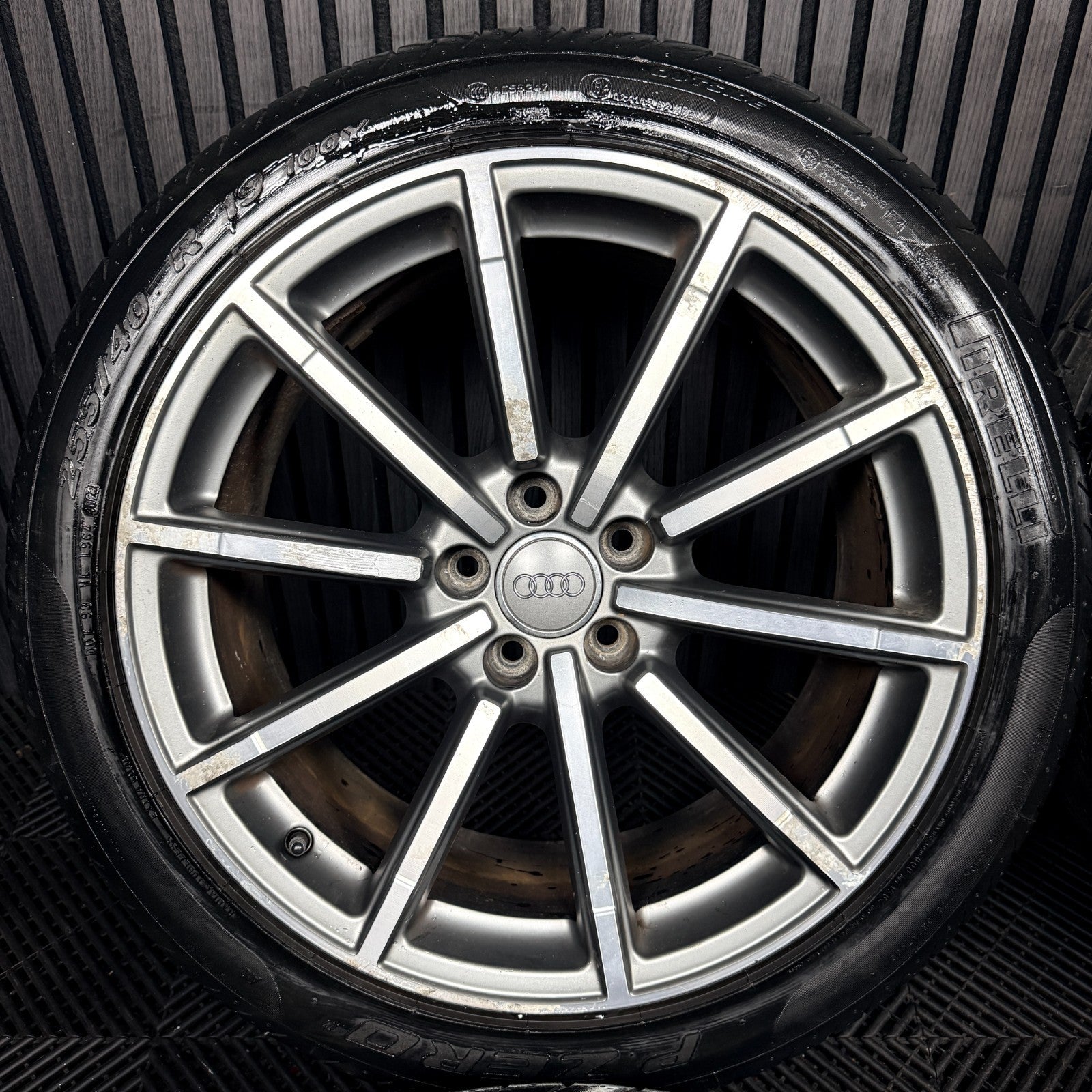 19'' Audi Q3 S Line Black Edition Alloy Wheels Tyres Alloys 8U0601025M Genuine