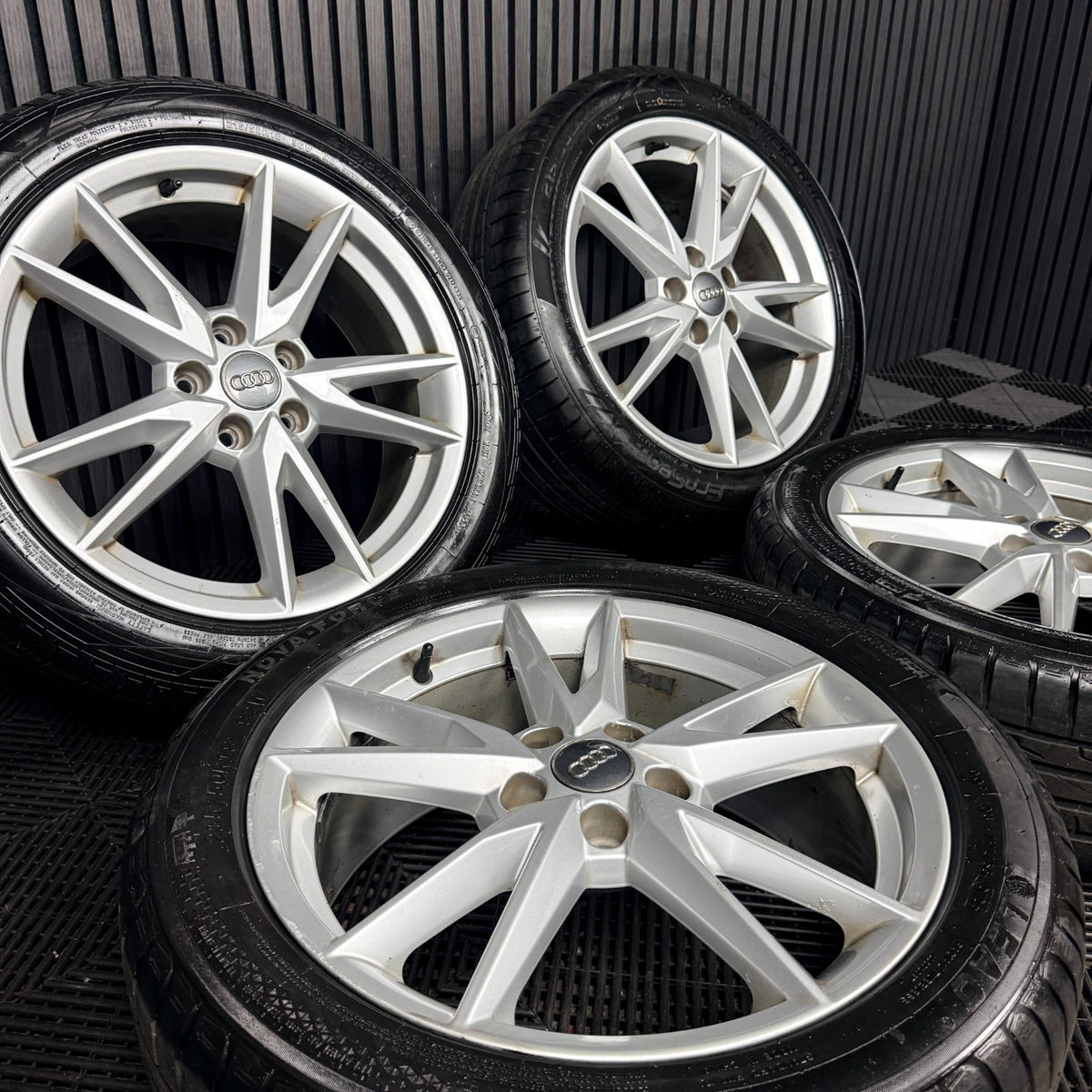 18'' Audi Q2 S Line Alloy Wheels Tyres Alloys 81A601025F Genuine