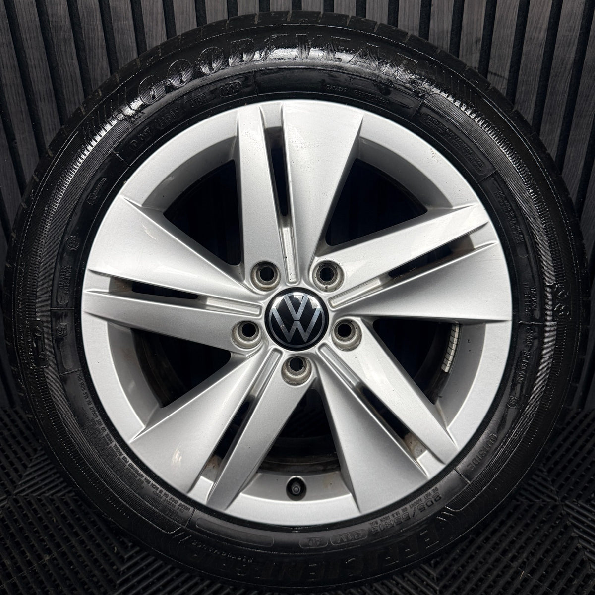 1X 16'' VW Golf MK8 Norfolk Alloy Wheel Tyre GT Single 5H0601025 Genuine